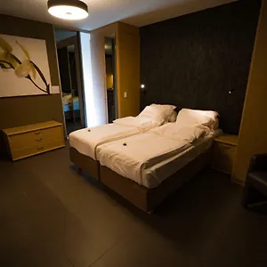 Su'Ro Bed And Breakfast Gand